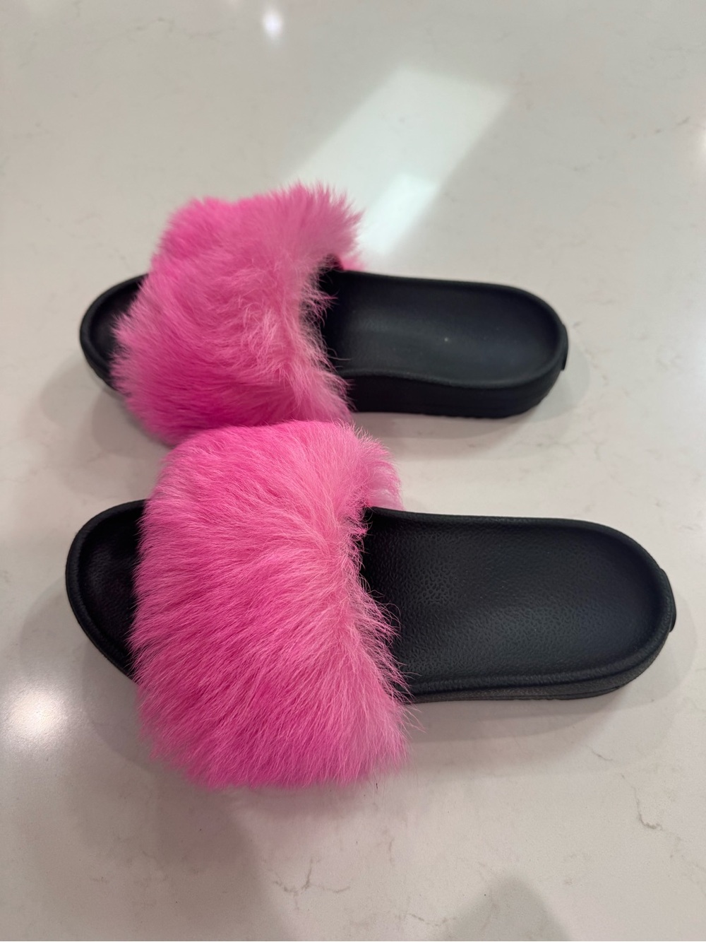 UGG ROYALE WOMEN SLIPPER BLACK NEON PINK US 7/EU 38